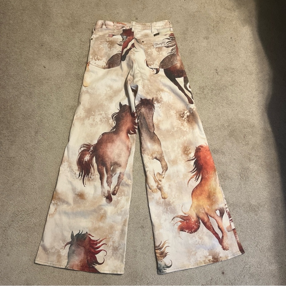 Wrangler Wide Leg Jeans with Brown & Cream Horse Print - Picture 2 of 4